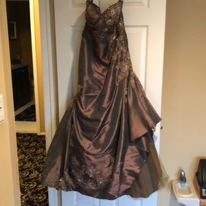 Beautiful bronze strapless mother of bride dress